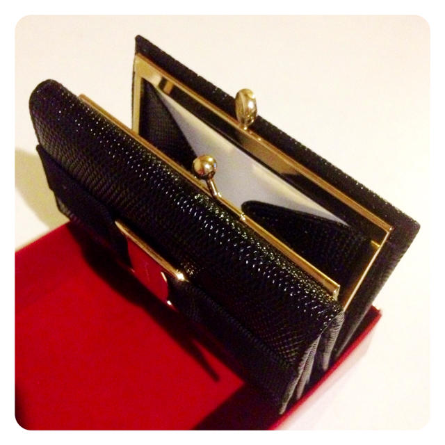 フェラガモ 二つ折り財布 レディースのファッション小物(財布)の商品写真