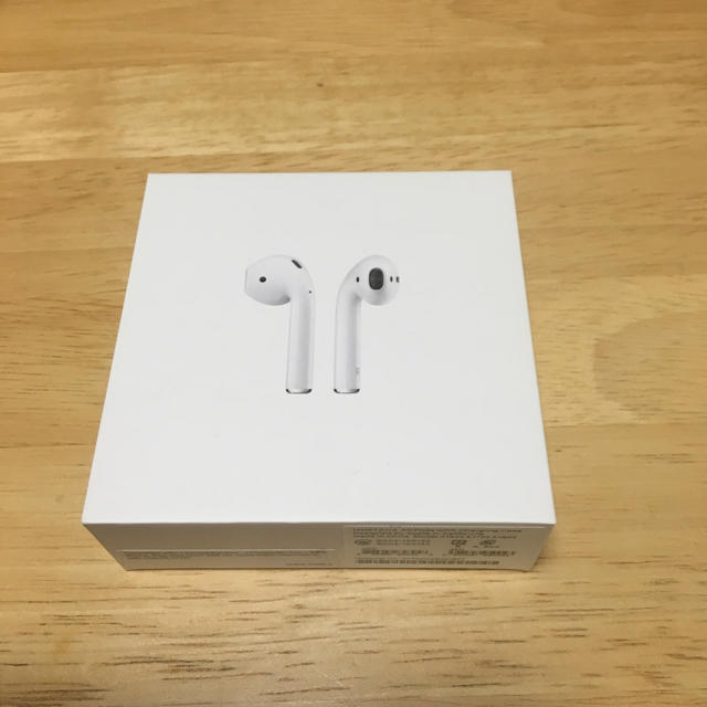 Apple(アップル)のAirPods 保証書付き スマホ/家電/カメラのスマートフォン/携帯電話(その他)の商品写真