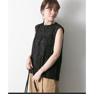 アーバンリサーチ(URBAN RESEARCH)の【新品】アーバンリサーチ フラワー刺繍ブラウス(シャツ/ブラウス(半袖/袖なし))