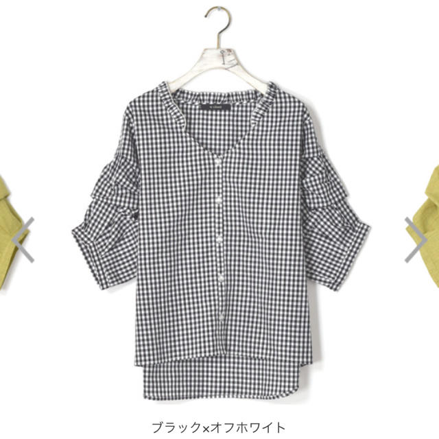 w closet(ダブルクローゼット)の袖タックフリルブラウス レディースのトップス(シャツ/ブラウス(長袖/七分))の商品写真