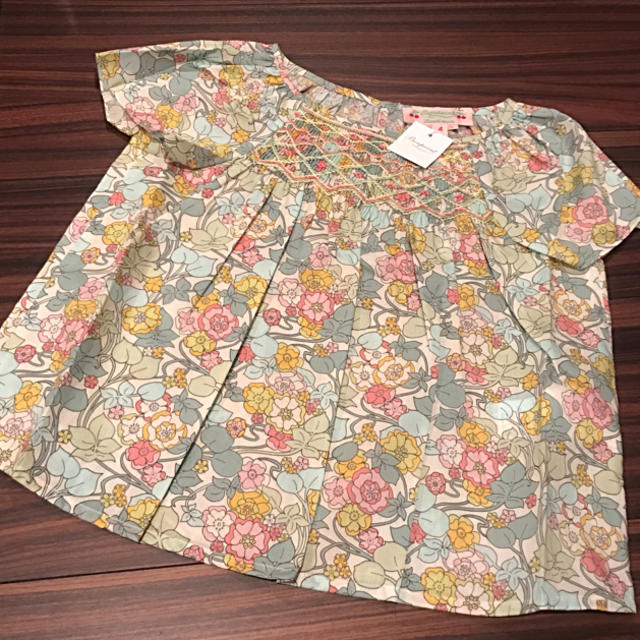 Bonpoint(ボンポワン)のボンポワン 18SS リバティブラウス 4ans 新品 キッズ/ベビー/マタニティのキッズ服女の子用(90cm~)(ブラウス)の商品写真