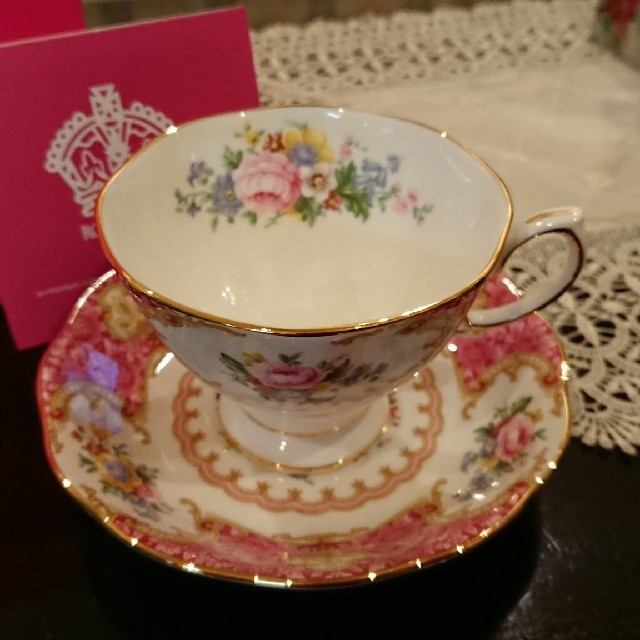 ROYAL ALBERT(ロイヤルアルバート)のティーカップ&ソーサー インテリア/住まい/日用品のキッチン/食器(グラス/カップ)の商品写真