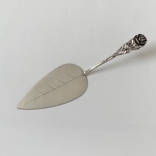 ケーキサーバー【アンティーク】リーフ型　バラのハンドル　シルバードイツ製(カトラリー/箸)