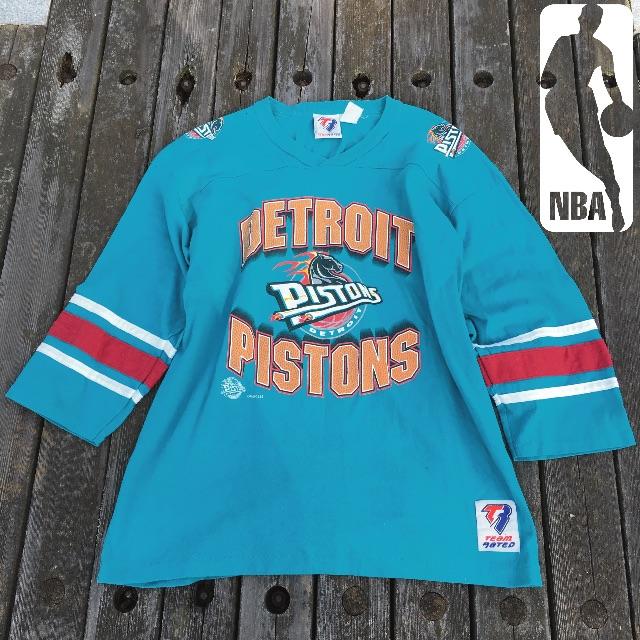 NIKE(ナイキ)のNBA デトロイト ピストンズ Tシャツ /Detroit Pistons レディースのトップス(Tシャツ(長袖/七分))の商品写真