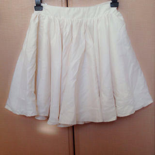 レトロガール(RETRO GIRL)のホワイト♡ボリュームスカート(ミニスカート)