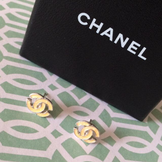 CHANEL(シャネル)の♣︎CHANELプチピアス♣︎ レディースのアクセサリー(ピアス)の商品写真