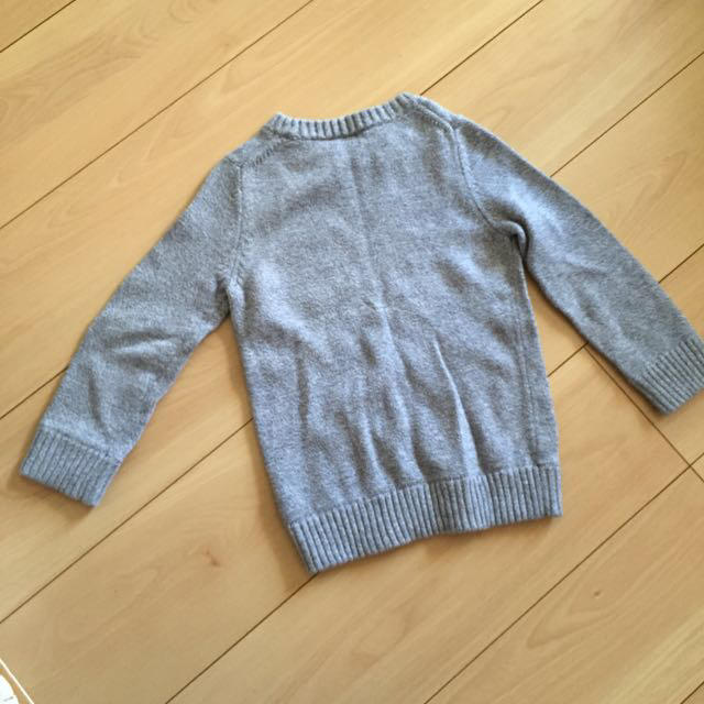 GAP(ギャップ)の100 グレーセーター キッズ/ベビー/マタニティのキッズ服男の子用(90cm~)(その他)の商品写真