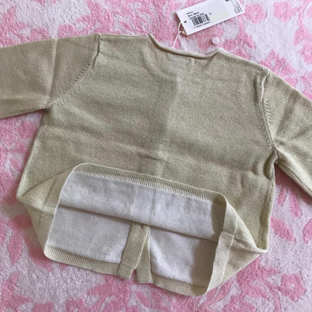 PETIT BATEAU(プチバトー)の《お値下げ》新品 プチバトー♡ ゴールドラメ カーディガン 36m 95cm キッズ/ベビー/マタニティのキッズ服女の子用(90cm~)(カーディガン)の商品写真