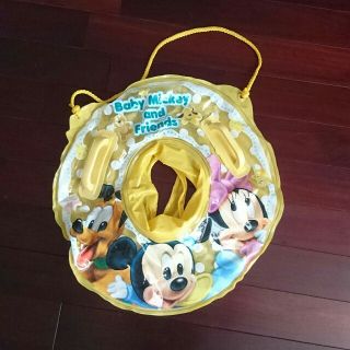 ディズニー(Disney)の美品 浮き輪 子供用 50cm ディズニーベビー 足入れ タカラトミーアーツ(マリン/スイミング)