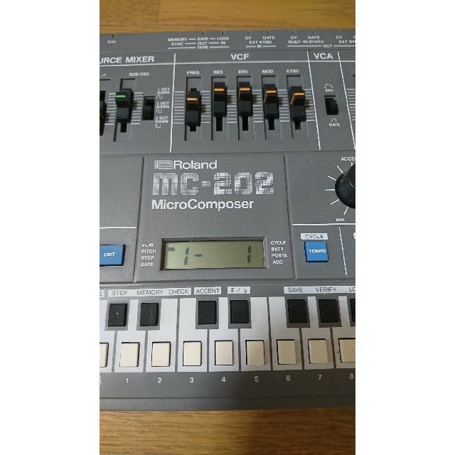 Roland(ローランド)のMC-202  楽器の鍵盤楽器(キーボード/シンセサイザー)の商品写真