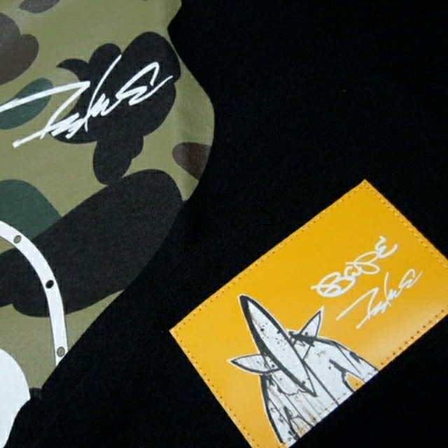 A BATHING APE(アベイシングエイプ)の新品★A BATHING APE × FUTURA コラボ Ｔシャツ ★Ｍサイズ メンズのトップス(Tシャツ/カットソー(半袖/袖なし))の商品写真