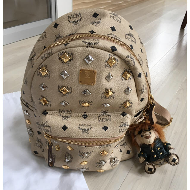 定期入れの リュック MCM - MCM スタッズ付きリュック ベージュ