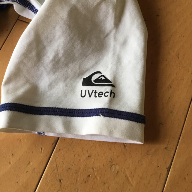 QUIKSILVER(クイックシルバー)のクイックシルバー ラッシュガード  メンズMサイズ メンズの水着/浴衣(水着)の商品写真