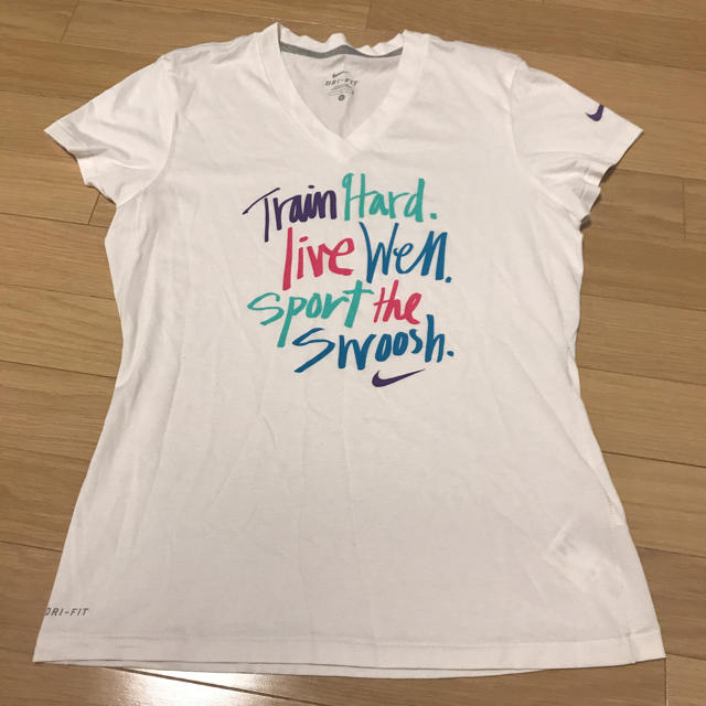 NIKE(ナイキ)のNIKE ドライフィット Tシャツ レディースのトップス(Tシャツ(半袖/袖なし))の商品写真