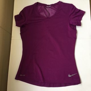 ナイキ(NIKE)のナイキプロレディースTシャツSサイズ着用品送料込500円(Tシャツ(半袖/袖なし))