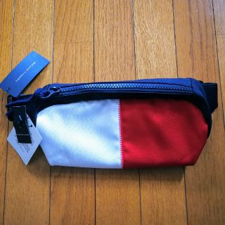 トミーヒルフィガー(TOMMY HILFIGER)のトミーヒルフィガー　新品　メンズ　ボディバッグ(ウエストポーチ)