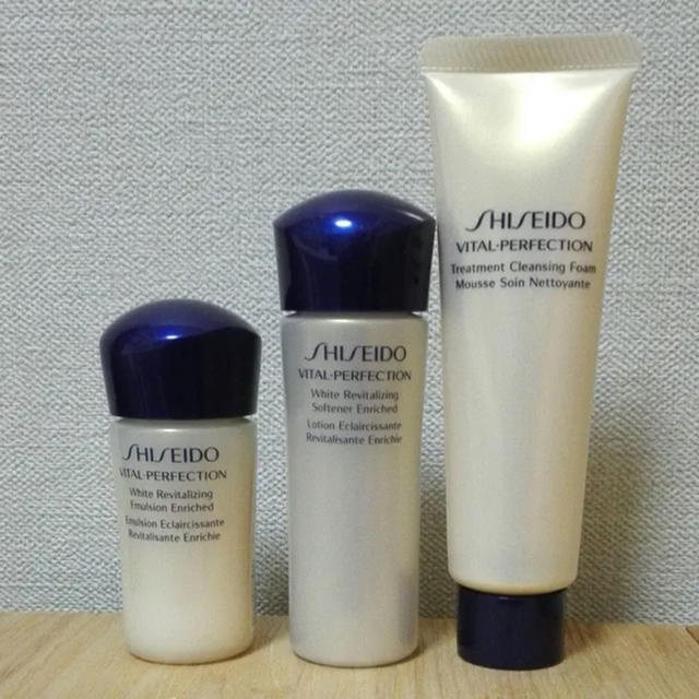 SHISEIDO (資生堂)(シセイドウ)の資生堂　バイタルパーフェクション　セット コスメ/美容のキット/セット(サンプル/トライアルキット)の商品写真