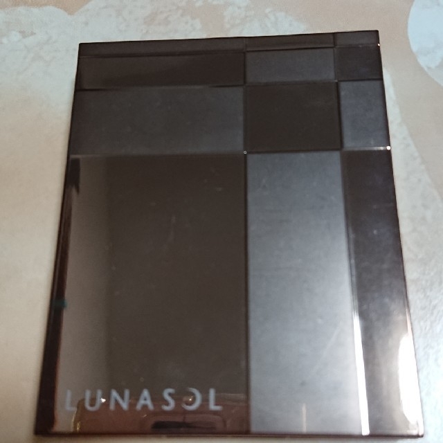 LUNASOL(ルナソル)のLUNASOL カラフルスカイアイズ コスメ/美容のベースメイク/化粧品(アイシャドウ)の商品写真