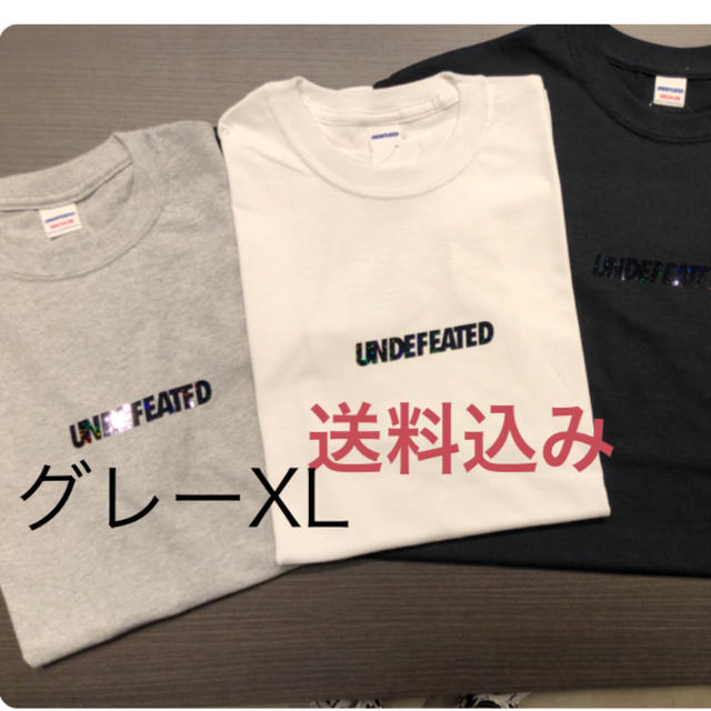 UNDEFEATED(アンディフィーテッド)のグレーXL 送料込み 定価以下 undefeated ホログラムロゴT 半袖 メンズのトップス(Tシャツ/カットソー(半袖/袖なし))の商品写真