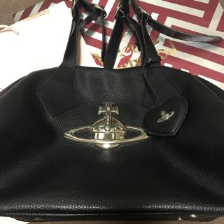 ヴィヴィアンウエストウッド(Vivienne Westwood)のvivienne westwood チャーム付バッグ(ハンドバッグ)