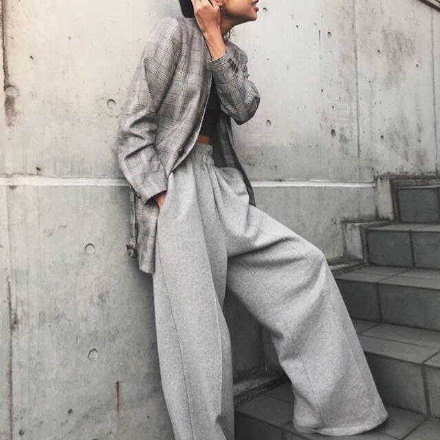 Juemi ❤︎crease wide sweat pants  レディースのパンツ(その他)の商品写真