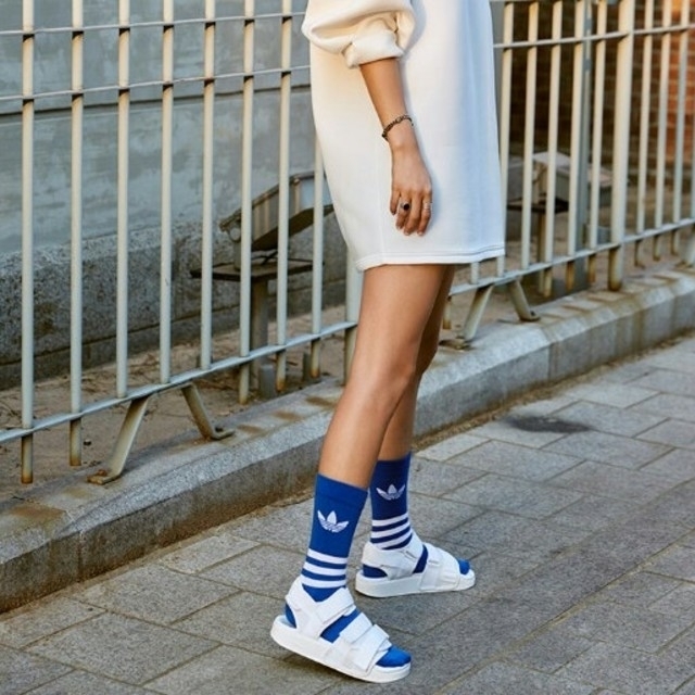 adidas(アディダス)の【savoy4040様専用】adidas サンダル アディレッタ🎵ホワイト レディースの靴/シューズ(サンダル)の商品写真