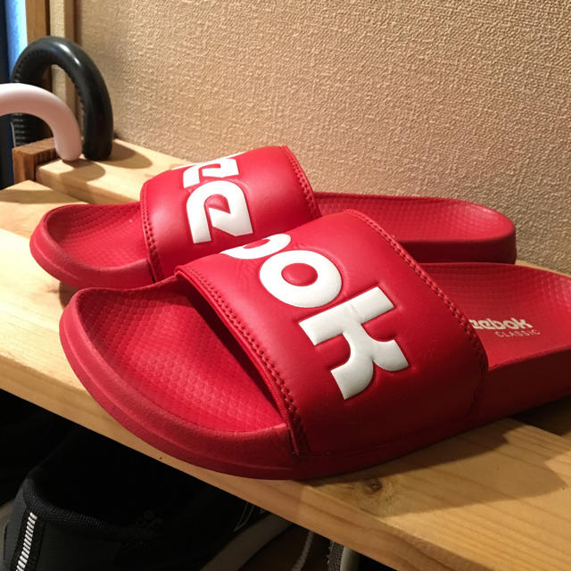 韓国限定 Reebok★シャワーサンダル | フリマアプリ ラクマ