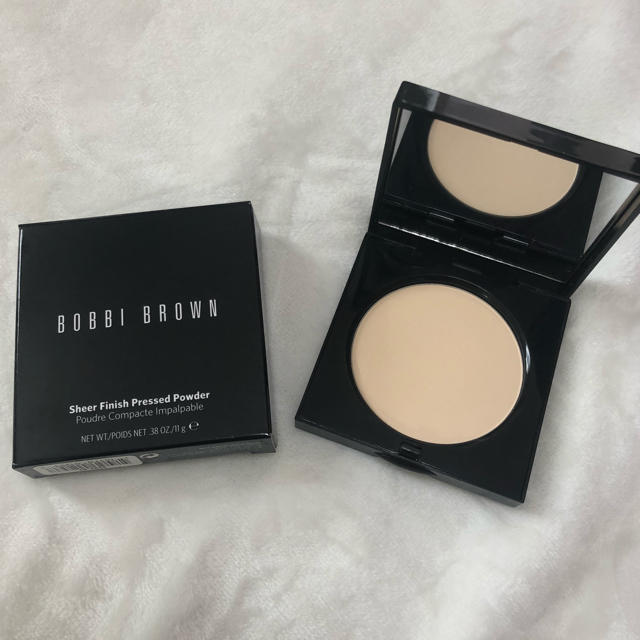 BOBBI BROWN ボビィブラウン シアーフィニッシュプレストパウダー 01