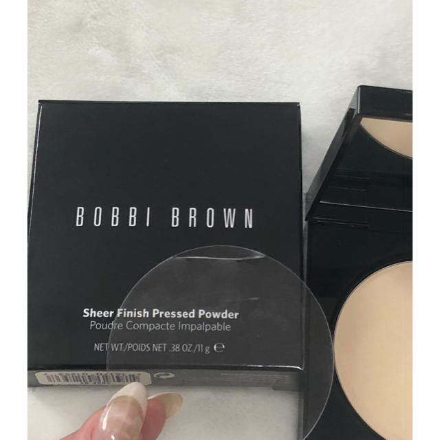 BOBBI BROWN ボビィブラウン シアーフィニッシュプレストパウダー 01