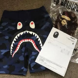 アベイシングエイプ(A BATHING APE)のA BATHING APE BAPE シャーク ハーフパンツ 希少 Sサイズ(ショートパンツ)