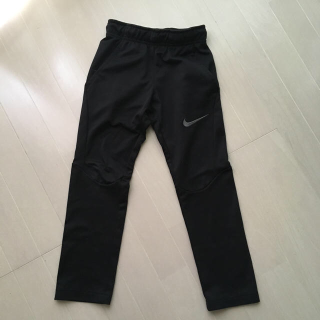 NIKE(ナイキ)のNIKE ジュニア 【xs】ドライフィット  ズボン キッズ/ベビー/マタニティのキッズ服男の子用(90cm~)(パンツ/スパッツ)の商品写真