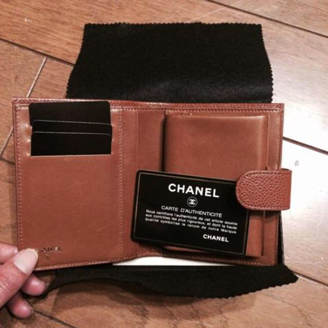 CHANEL(シャネル)のシャネル ブラウン財布 新品 レディースのファッション小物(財布)の商品写真