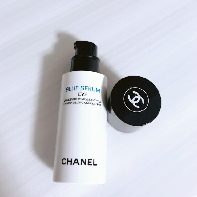 CHANEL(シャネル)のシャネル♡ブルーセラムアイ 15ml♡オマケつき コスメ/美容のスキンケア/基礎化粧品(アイケア/アイクリーム)の商品写真