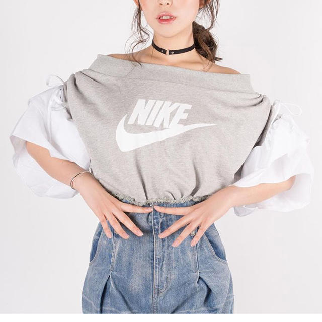 NIKE(ナイキ)のナイキ オフショルスウェット レディースのトップス(カットソー(半袖/袖なし))の商品写真