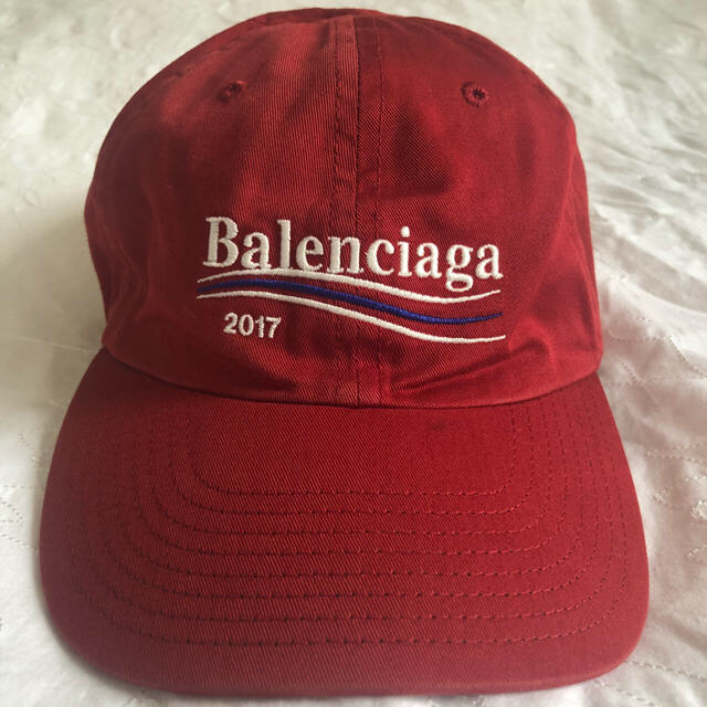 balenciaga キャップ　赤