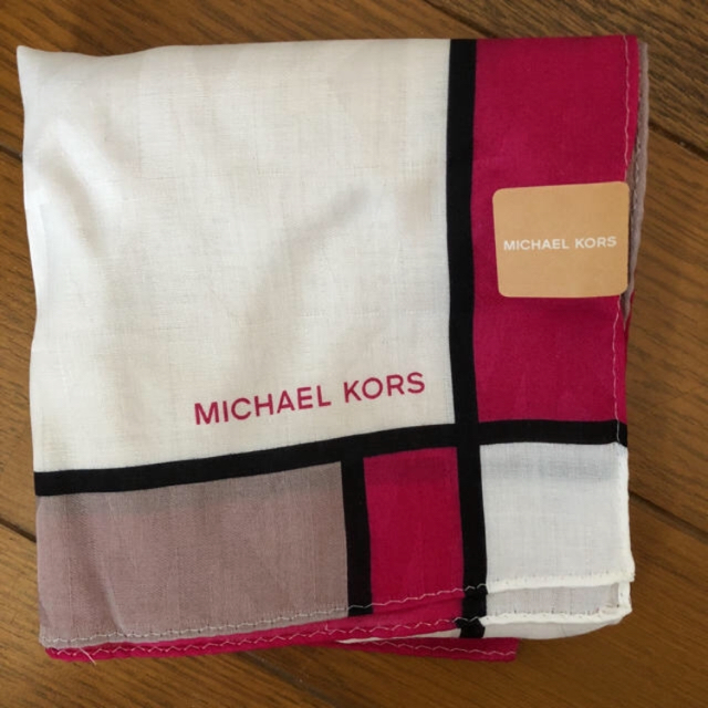 Michael Kors(マイケルコース)のはぬ様専用 マイケルコース  ハンカチ 2枚 レディースのファッション小物(ハンカチ)の商品写真