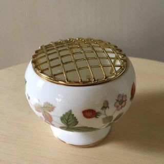 ウェッジウッド(WEDGWOOD)のウエッジウッド ワイルドストロベリーフラワーベース ローズボール ポプリポット(花瓶)