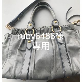 ミュウミュウ(miumiu)のmiumiuバック(ハンドバッグ)