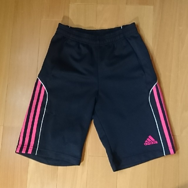 adidas(アディダス)のadidasハーフパンツ キッズ/ベビー/マタニティのキッズ服女の子用(90cm~)(パンツ/スパッツ)の商品写真