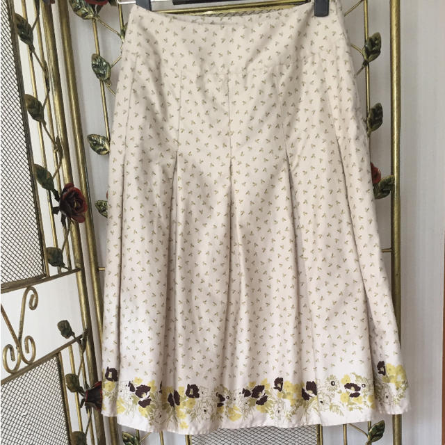 LAURA ASHLEY(ローラアシュレイ)のLAURA ASHLEY ローラアシュレイ レディースのスカート(ひざ丈スカート)の商品写真