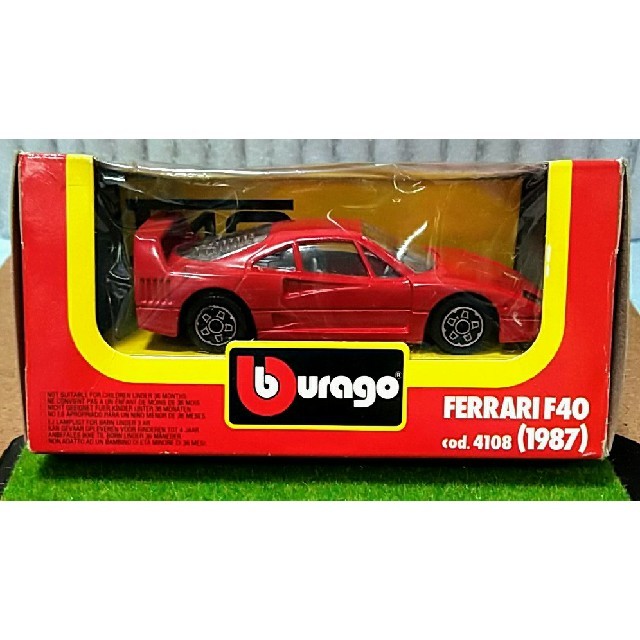 Ferrari(フェラーリ)のmage0309様専用ページ ブラーゴburago フェラーリ F40 1987 エンタメ/ホビーのおもちゃ/ぬいぐるみ(ミニカー)の商品写真