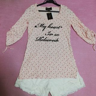 セシルマクビー(CECIL McBEE)の新品タグ付き★セシルマクビー★花柄カットソー&ショートパンツ★2点セット★可愛い(カットソー(半袖/袖なし))