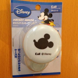 ディズニー(Disney)の貝印  ミッキー  のりパンチ  ／ 海苔 型抜き  収納ケース付き(調理道具/製菓道具)