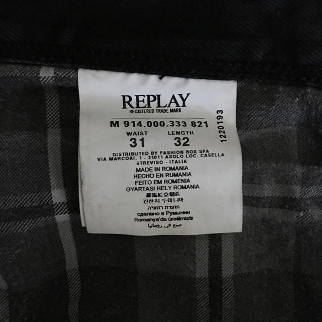 Replay(リプレイ)のREPLAY  ブラックジーンズ 少しダメージ加工有り メンズのパンツ(デニム/ジーンズ)の商品写真