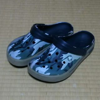 クロックス(crocs)のクロックス◆M4 W6◆カモフラ(サンダル)