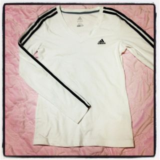 アディダス(adidas)のadidasレディースTシャツ♡(Tシャツ(長袖/七分))