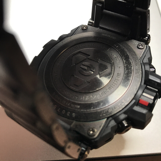 G-SHOCK(ジーショック)の処分値下 G-SHOCK MTG-S1000V-1AJF  美品 メンズの時計(腕時計(アナログ))の商品写真