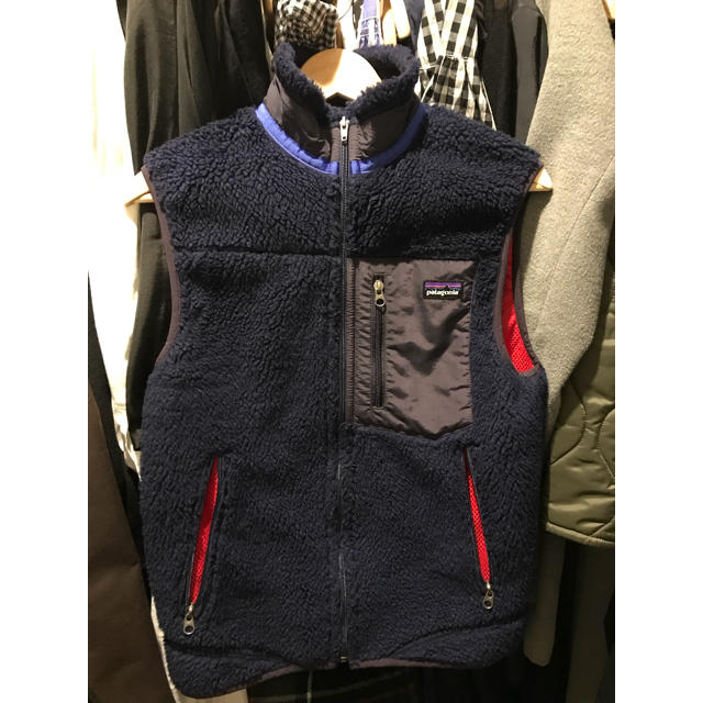 Patagonia パタゴニア レトロXベスト xs ネイビー | フリマアプリ ラクマ オンラインストア販売 PATAGONIAパタゴニア レトロX ベスト ナチュラルブラウン XS ベスト
