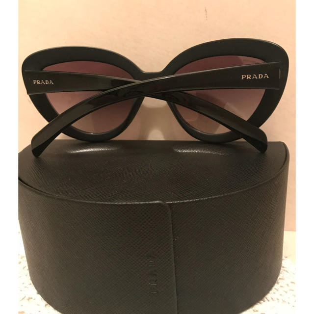 PRADA(プラダ)の【プラダ♡サングラス】ブラック  新品 レディースのファッション小物(サングラス/メガネ)の商品写真