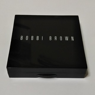 ボビイブラウン(BOBBI BROWN)のボビイブラウン シアーフィニッシュ プレストパウダー 01(フェイスパウダー)